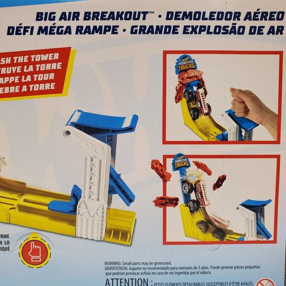 Hot Wheels Monster Trucks Big Air Breakout Playset 5 Alarm Die-Cast Firetruck - Picture 11 of 16